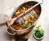 Ochsenfilet in der Brühe gegart