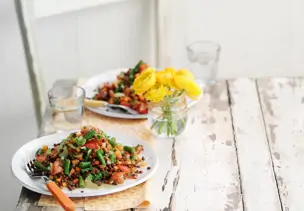 Linsensalat mit Bohnen und Tomaten