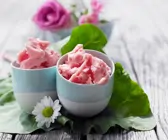 Rhabarber-Erdbeer-Eis