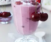 Joghurt mit Kirschen