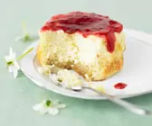 Mini-Käsekuchen mit Johannisbeeren