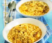 Safranreis mit Stockfisch und Kohl