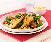 Couscous-Gemüsesalat mit Käse-Lammchops