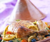 Hähnchen-Tajine mit Gemüse, Oliven und Zitronen
