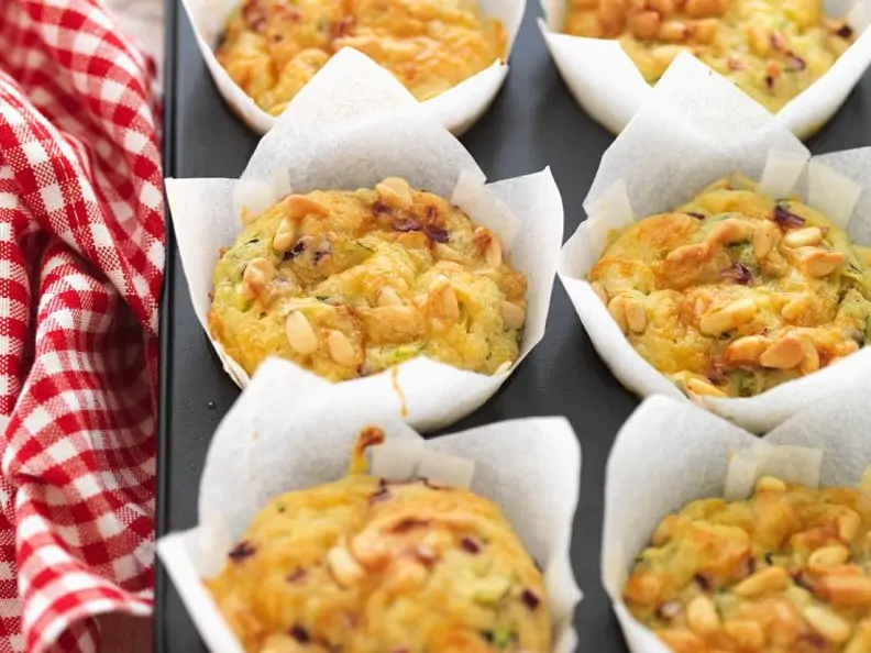 Käse-Muffins mit Zucchini