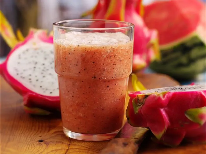 Wassermelonen-Smoothie mit Pitahaya