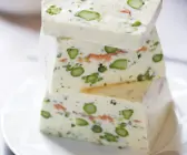 Frischkäseterrine mit Spargel und Lachs