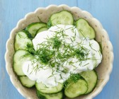 Omas Gurkensalat
