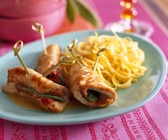 Karlbsröllchen mit Salbei und Schinken