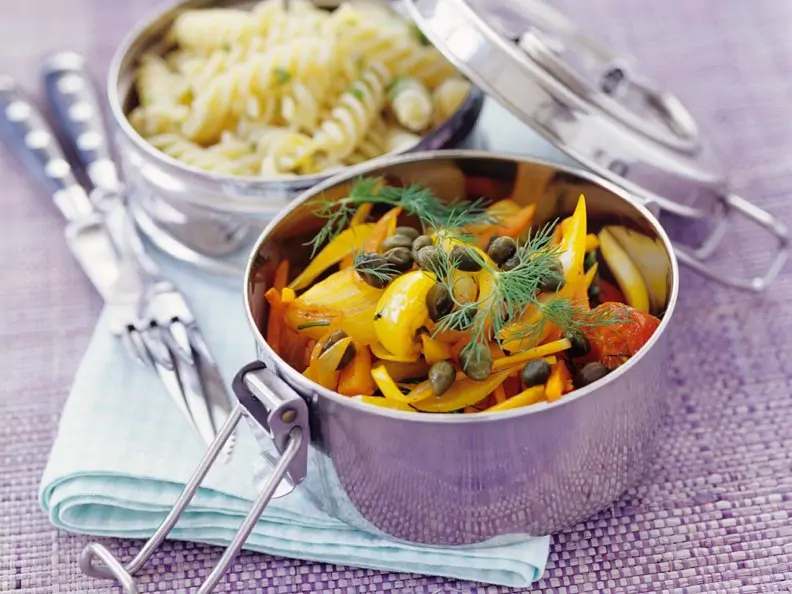 Nudeln mit Paprika-Zwiebel-Sauce