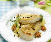 Zander auf Kartoffelpüree mit Zitronen-Kapern-Butter