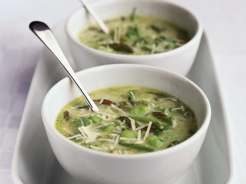 Bohnen-Spargelcremesuppe