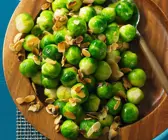 Rosenkohl-Gemüse mit Mandeln