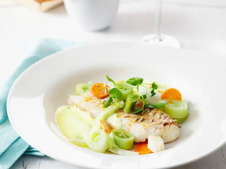 Porchierter Kabeljau mit Gemüse