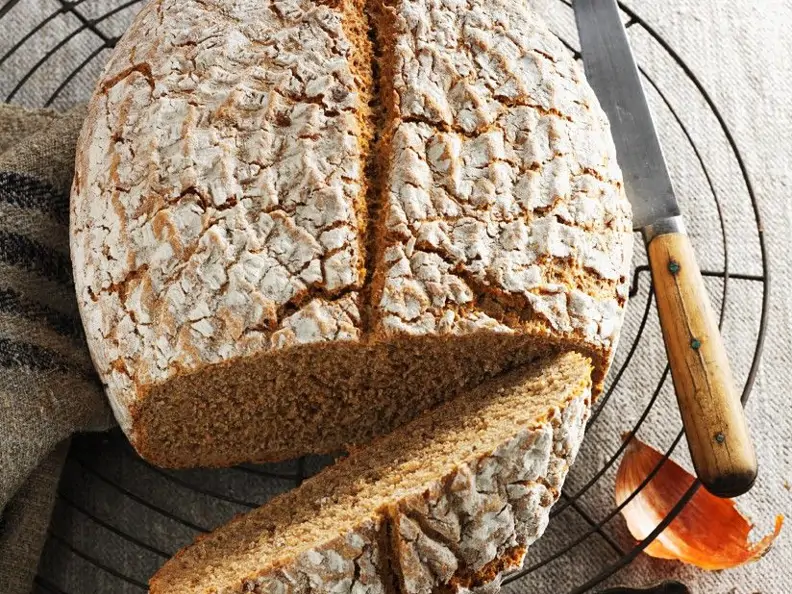 Kümmelbrot mit Zwiebel