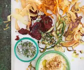 Hummus mit Gemüsechips