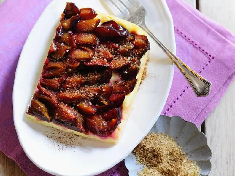 Zwetschgen-Blechkuchen