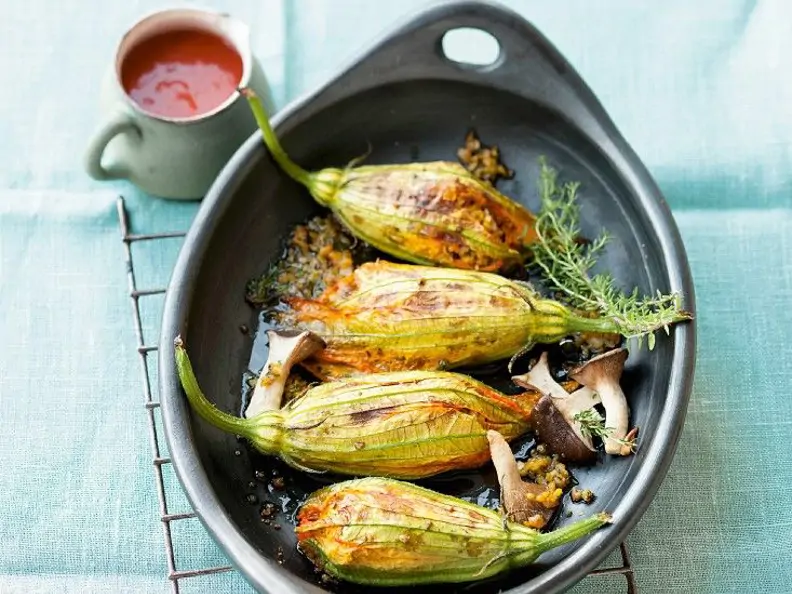 Bulgur-Zucchiniblüten