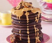 Schokoladenpfannkuchen mit Erdnussbutter