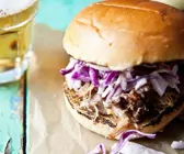 Pulled Pork Burger mit Kohlsalat