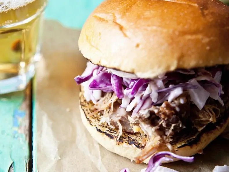 Pulled Pork Burger mit Kohlsalat