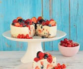 Joghurt-Beeren-Torte