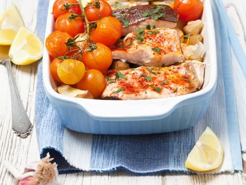 Lachsforellenfilet mit Kartoffeln aus dem Ofen