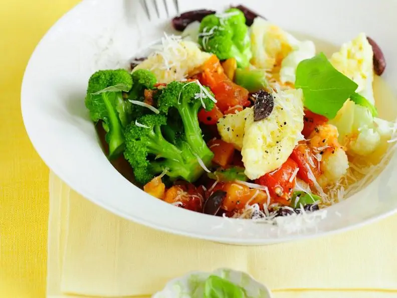 Blumenkohl-Brokkoli-Suppe mit Polentanocken