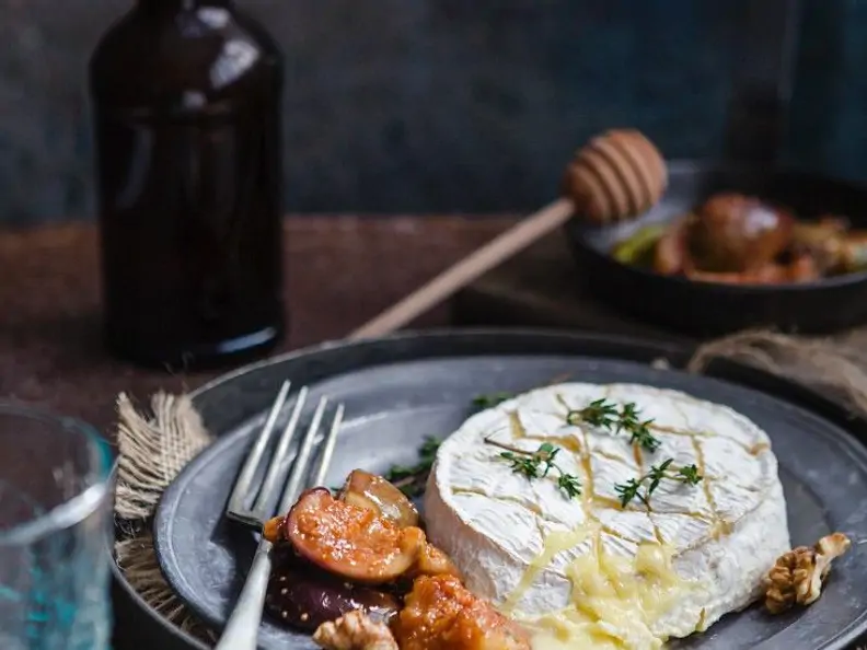 Camembert mit Feigen