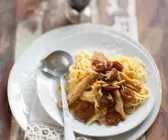Pasta mit Hähnchenstreifen und Mirabellen