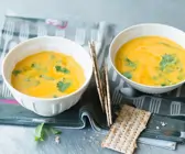 Kürbissuppe mit Ananas und Curry