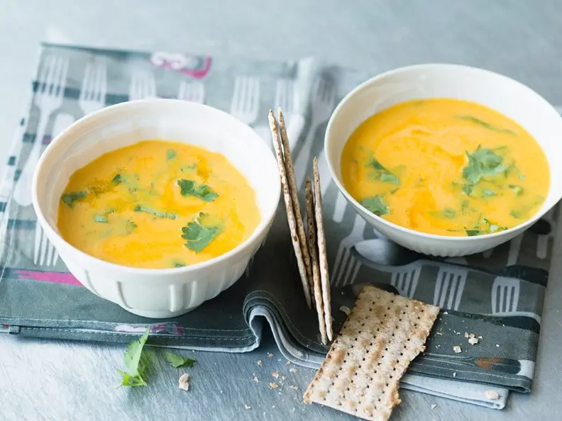 Kürbissuppe mit Ananas und Curry