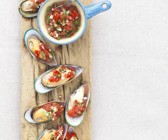 Muscheln mit Tomatensalsa
