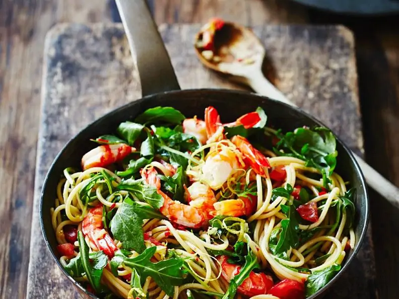Pasta mit Shrimps und Rucola