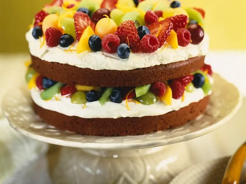 Obstkuchen aus Biskuitteig