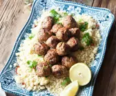 Couscous mit Lammhackklößchen