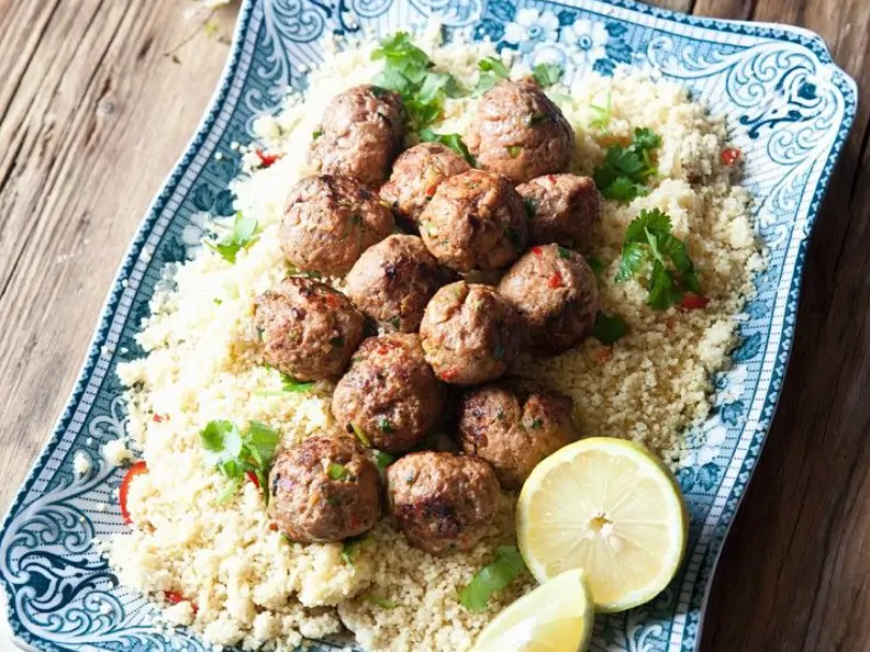 Couscous mit Lammhackklößchen