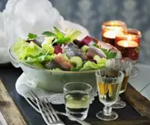 Blattsalat mit Matjes