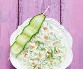 Kalte Gurkensuppe mit Walnüssen