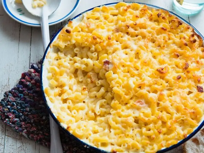 Hörnchennudeln mit Käse