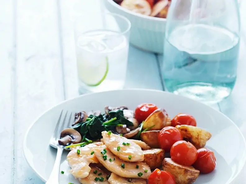 Hühnchen mit Ofengemüse und Pilz-Spinat-Pfanne