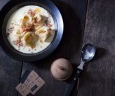 Süße Kürbis-Nudeltaschen in Vanillesauce