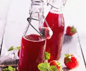 Selbstgemachter Erdbeersirup