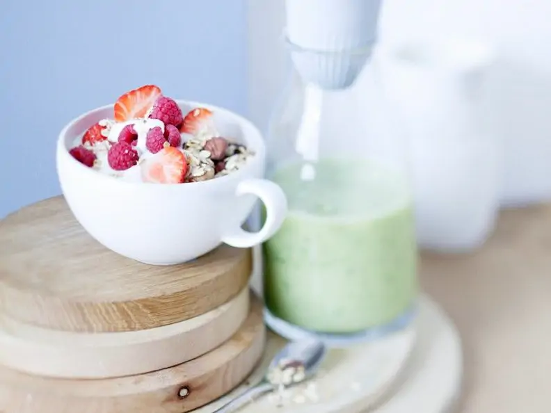 Gurkensmoothie mit Müsli