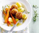 Kroketten aus Krabbenfleisch mit Möhrengemüse
