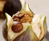 Feigen mit Nuss-Creme-Füllung