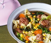 Winterlicher Gemüsetopf mit Fleischbällchen