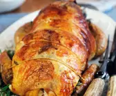 Perlhuhn mit Kräuter-Semmel-Füllung