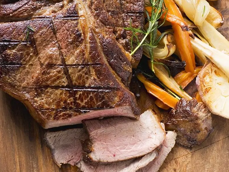T-Bone-Steak mit Ofengemüse