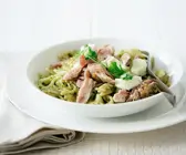 Koriander-Farfalle mit Thunfisch und Käse